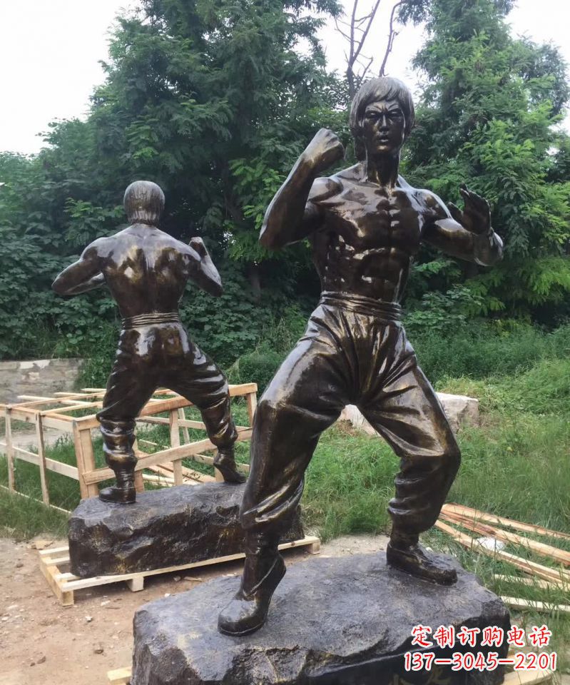 辽阳荣耀李小龙,经典之作——“功夫之王”铜雕塑