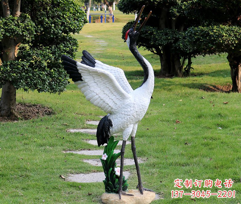 辽阳古代女人仙鹤雕塑