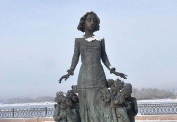 辽阳铜雕学生人物欢乐的小学生雕塑