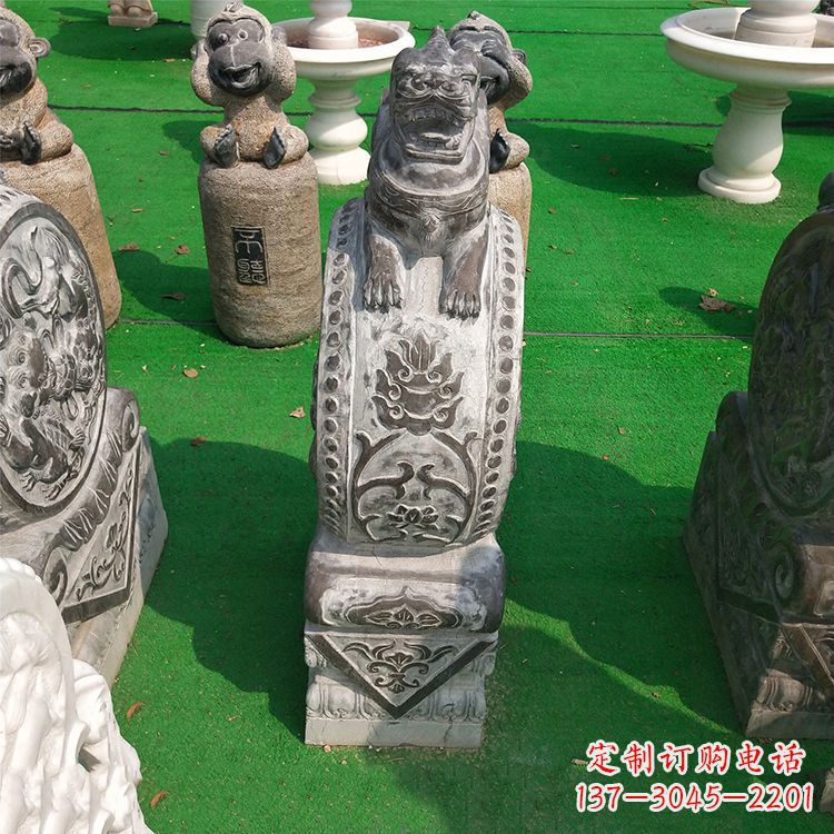 辽阳古代石雕狮子门墩雕塑