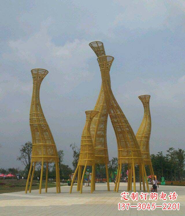 辽阳优雅与浪漫的相遇——不锈钢长颈鹿雕塑