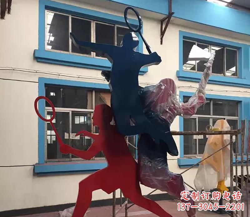 辽阳广场不锈钢打羽毛球雕塑2