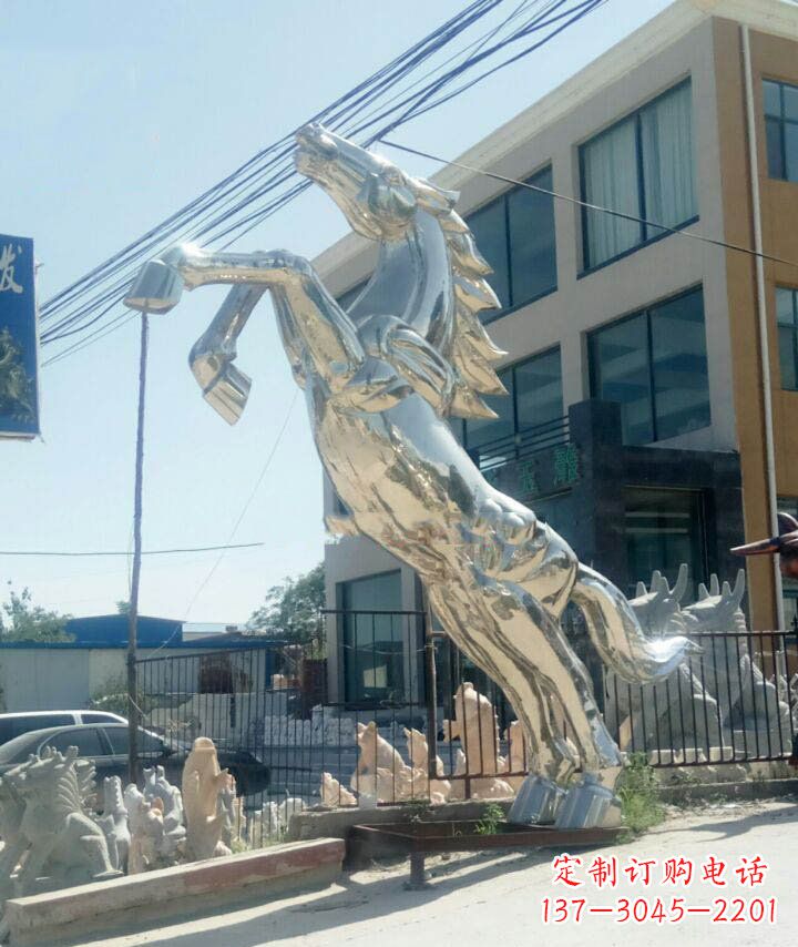 辽阳广场不锈钢大型立马动物雕塑