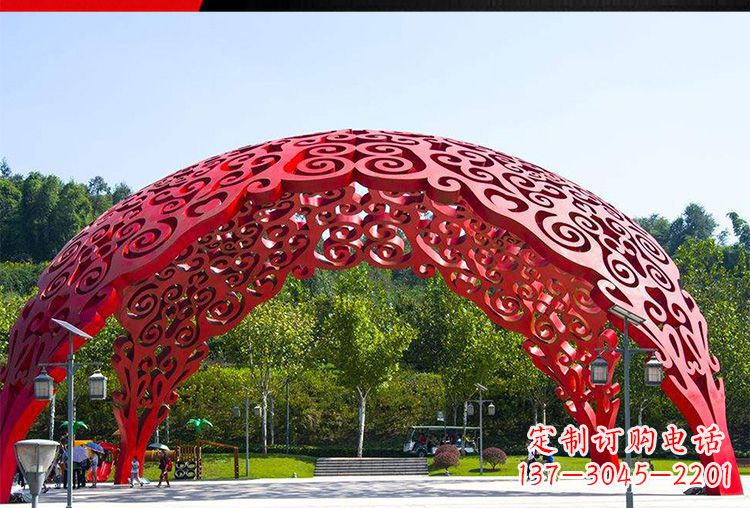 辽阳广场不锈钢红色拱门雕塑