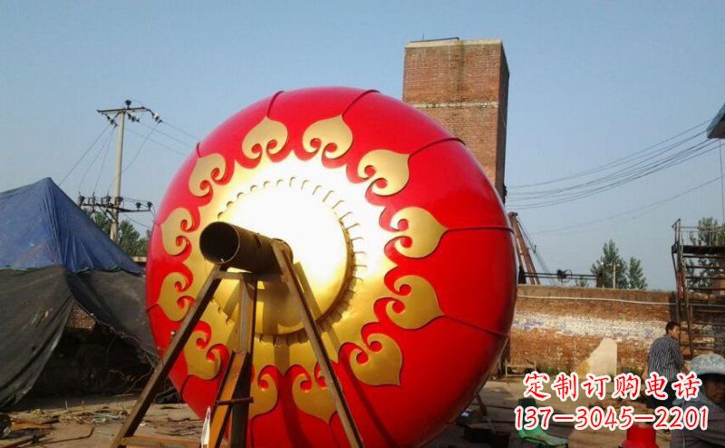辽阳广场不锈钢红灯笼雕塑