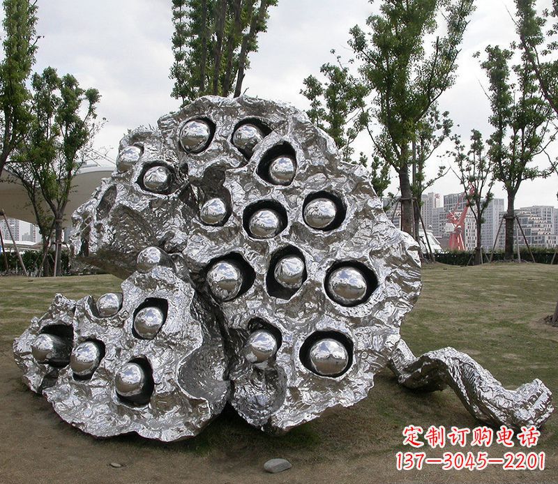 辽阳中领雕塑出品:高端不锈钢莲蓬雕塑