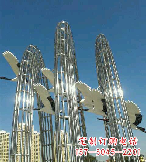 辽阳高级不锈钢镂空雄鹰雕塑