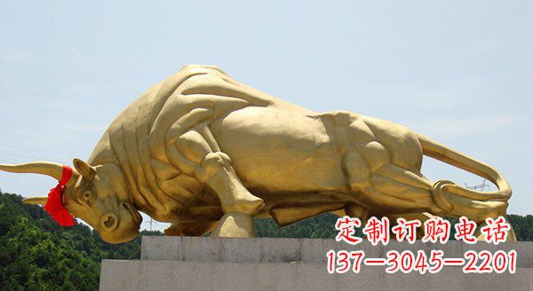 辽阳广场黄铜奔牛铜雕