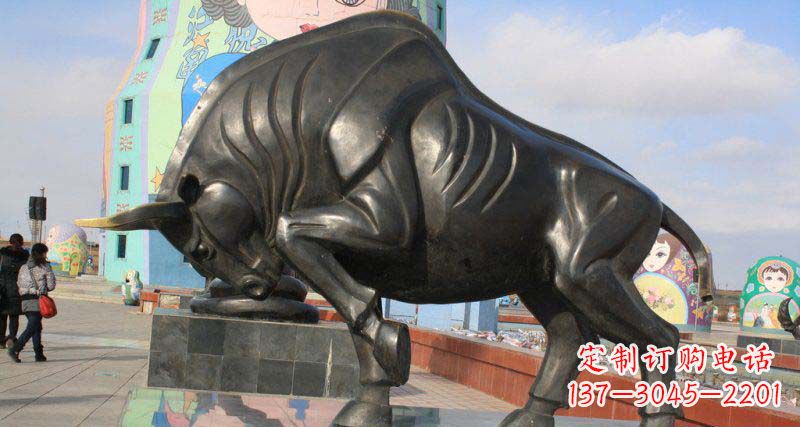 辽阳广场开荒牛动物铜雕