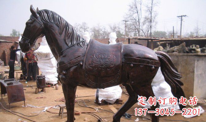 辽阳广场骏马小马动物铜雕