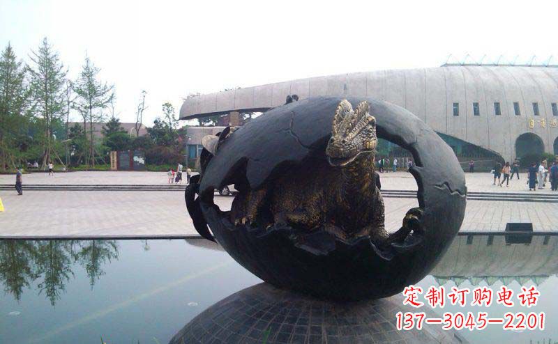 辽阳广场恐龙蛋景观铜雕