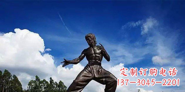 辽阳广场李小龙名人铜雕