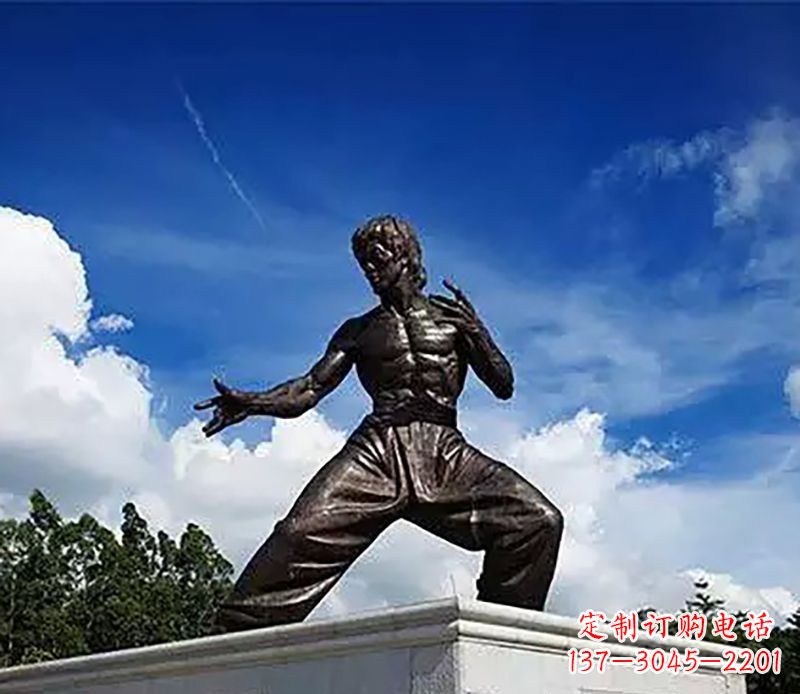 辽阳广场李小龙铜雕