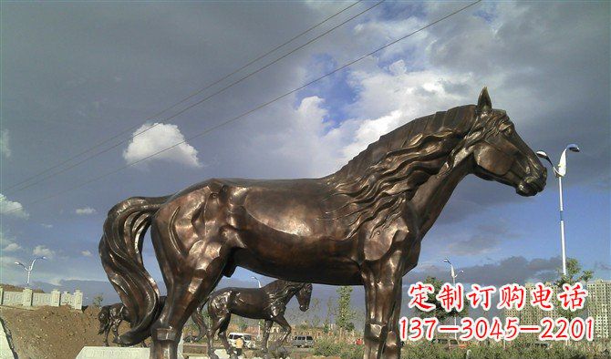 辽阳精致细腻的马动物铜雕