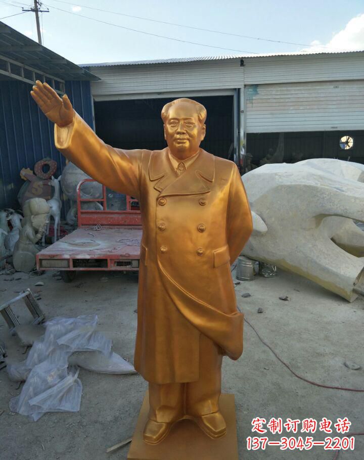 辽阳广场毛主席铜雕