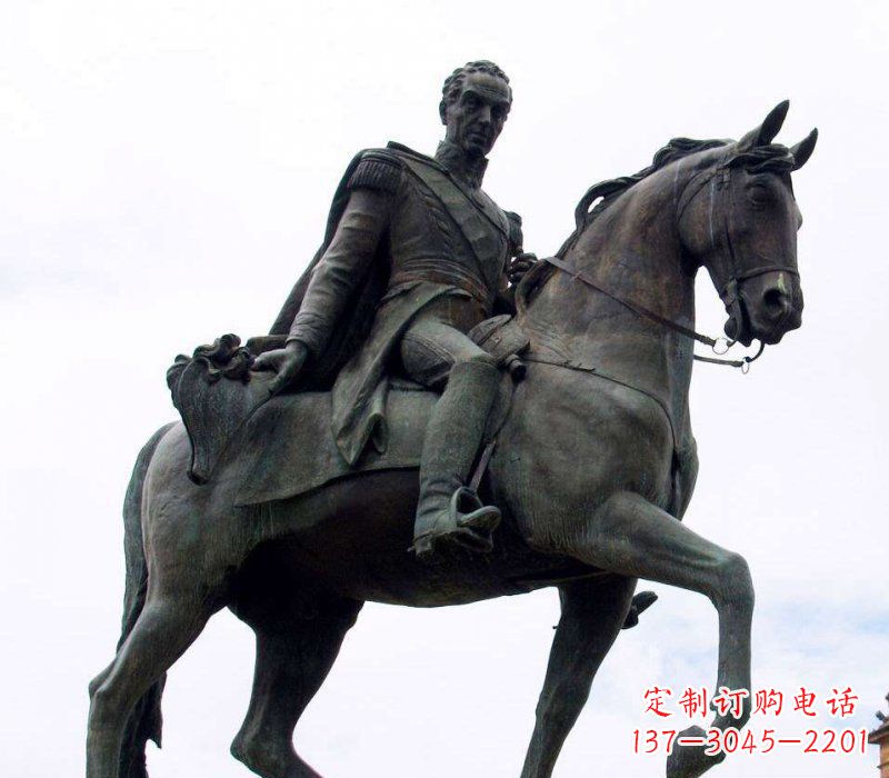 辽阳广场骑马的西方人物铜雕