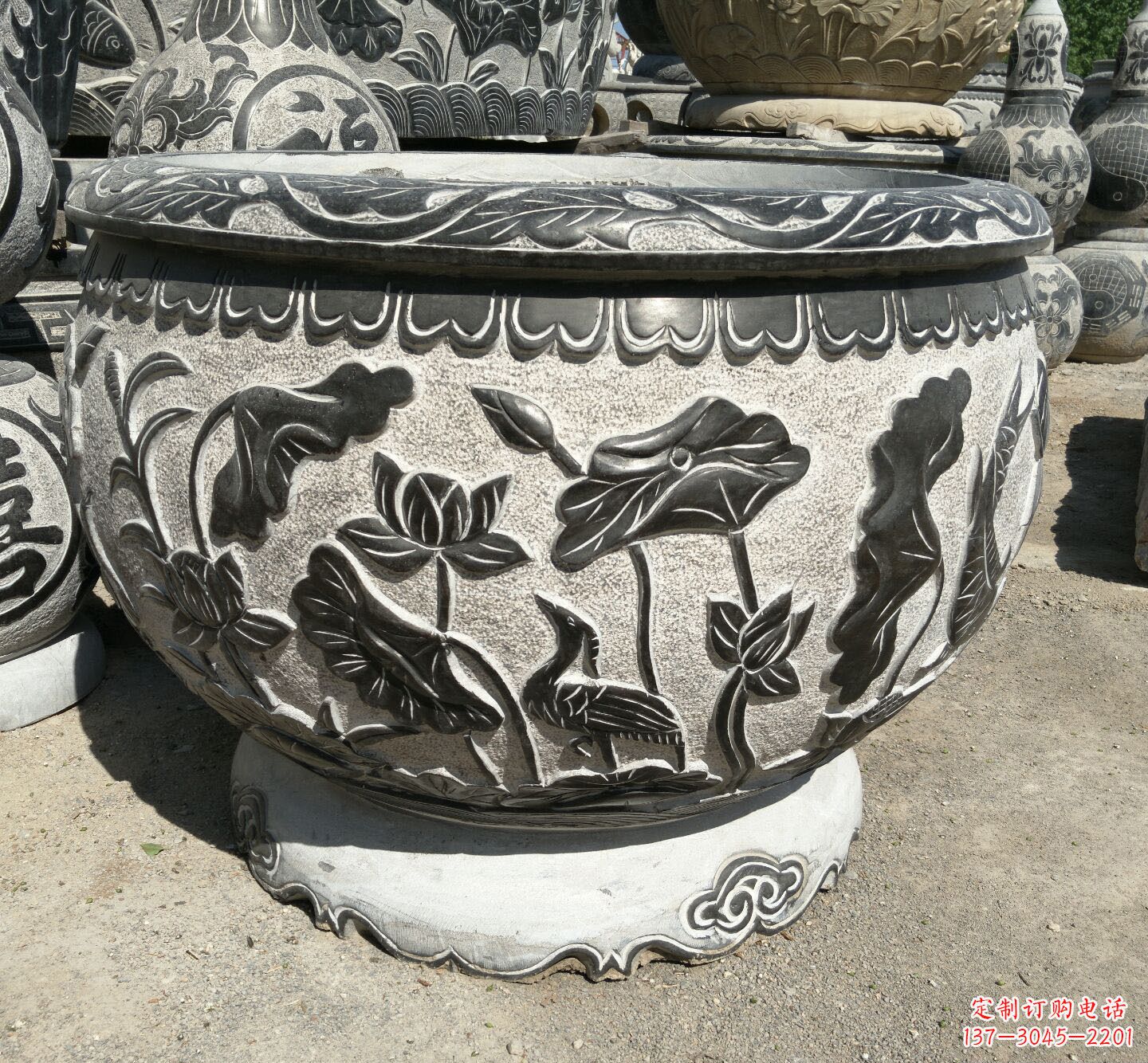 辽阳青石花盆雕塑,定制精美雕塑装点空间