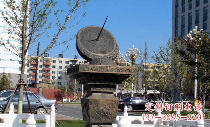 辽阳广场日晷铜雕
