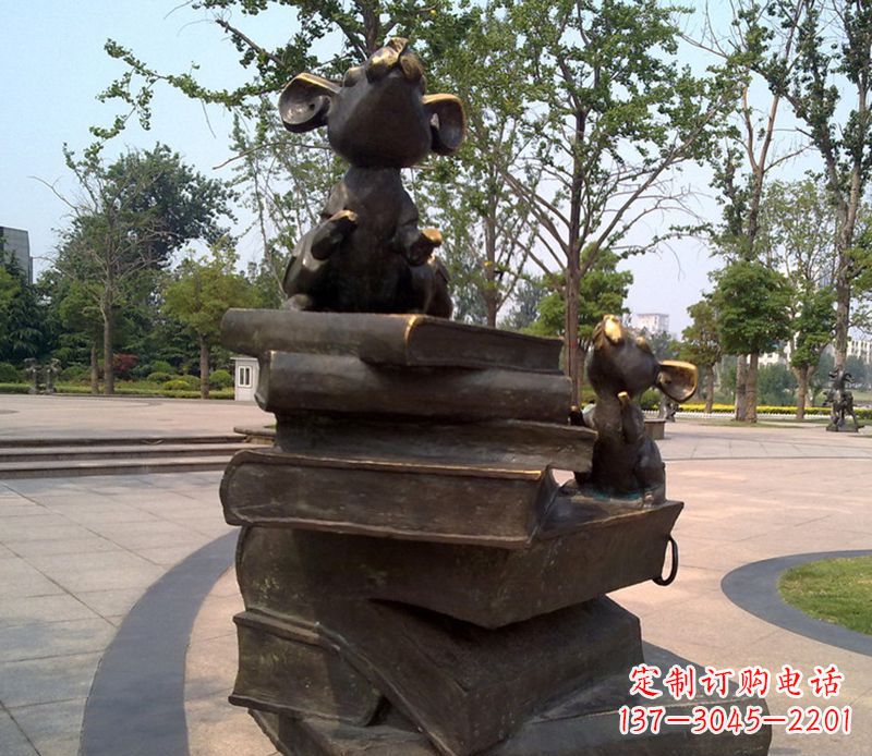 辽阳广场十二生肖铜雕塑