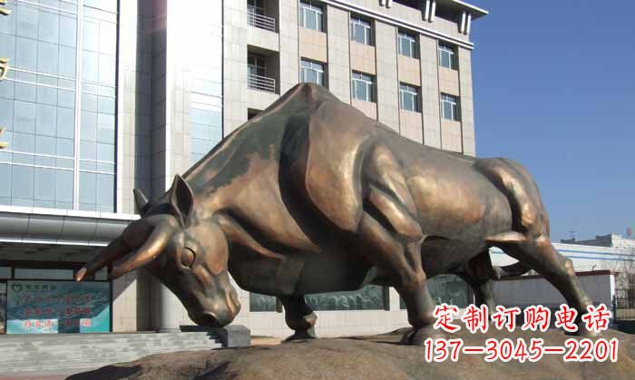 辽阳拓荒牛铜雕塑——将历史传承到现代