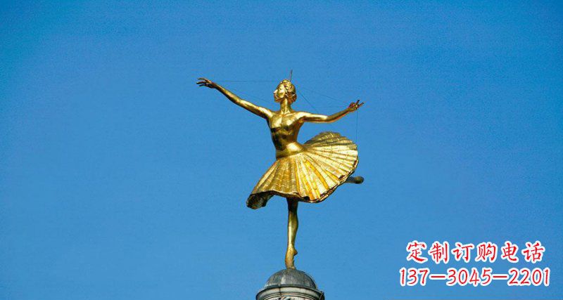 辽阳广场跳芭蕾舞的西方女人景观铜雕