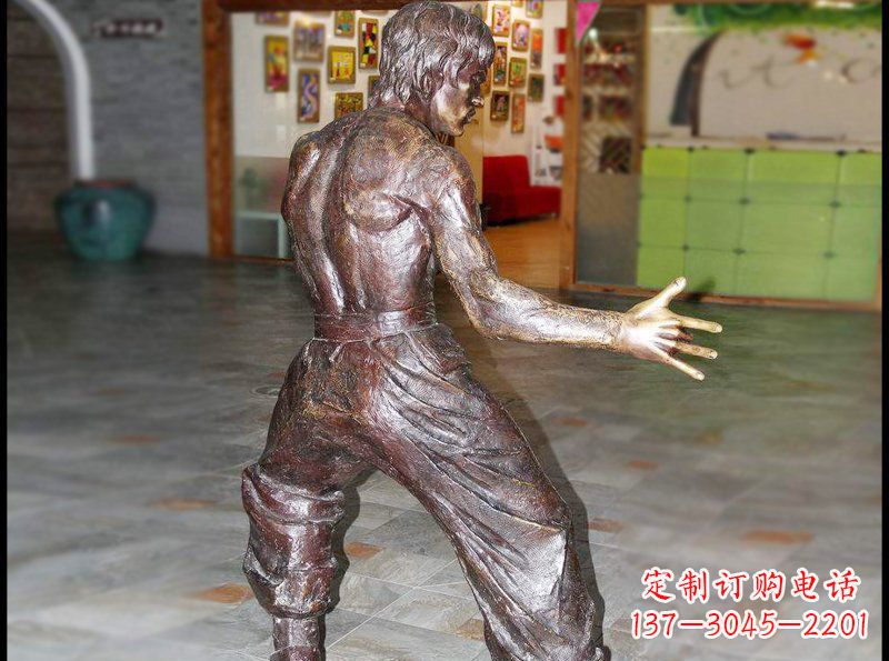 辽阳精致铜制李小龙雕塑,雕刻细腻精美