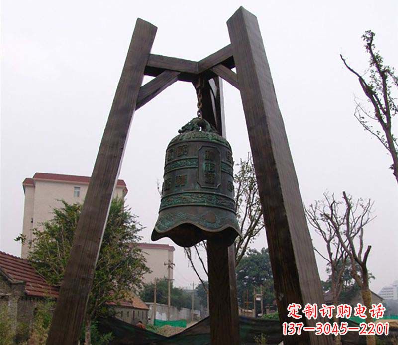 辽阳广场铜钟雕塑 (2)