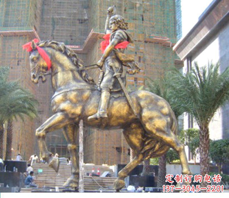 辽阳华丽的骑士雕塑,引人注目的西方骑马战士纪念铜雕
