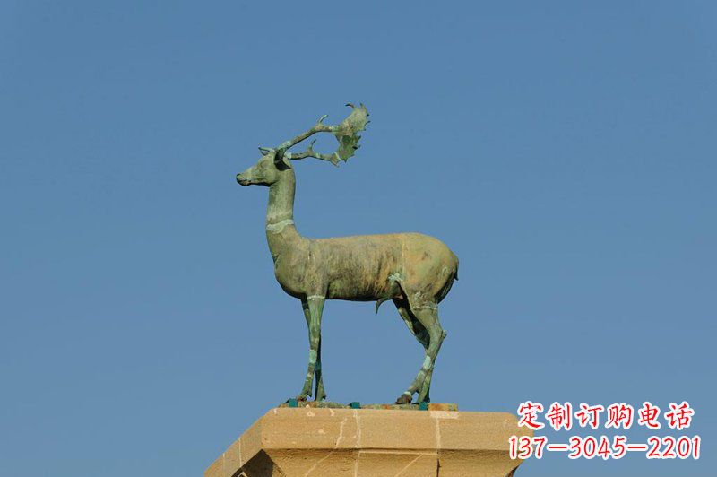 辽阳广场驯鹿景观铜雕