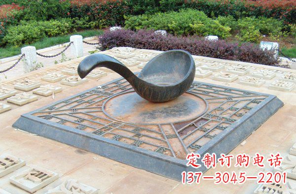 辽阳广场指南针景观铜雕