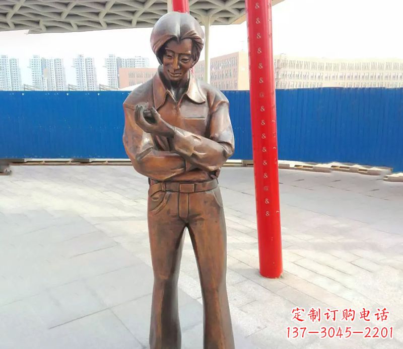 辽阳中领雕塑的女性人物铜雕