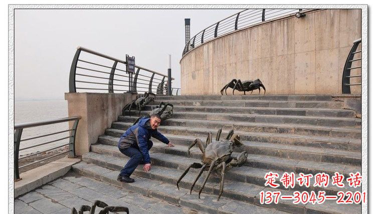 辽阳海边铜螃蟹雕塑是由中领雕塑定制生产的一款…