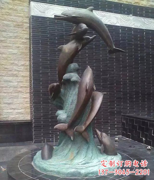 辽阳海豚铜雕