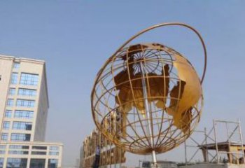辽阳地球仪雕塑是一种雕刻艺术，它将地球仪的地…