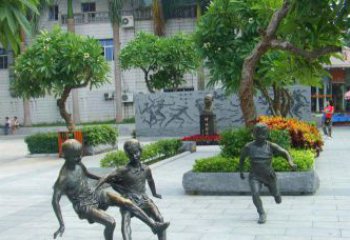 辽阳匠心细作，精致铜雕足球小孩