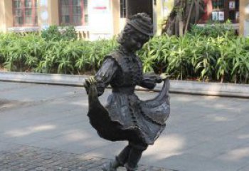 辽阳中领雕塑推出的爱舞的小少女铜雕，以少女跳…