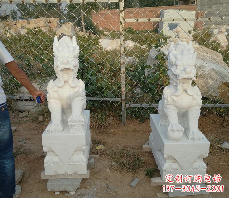 辽阳汉白玉踩球麒麟门口镇宅招财石雕