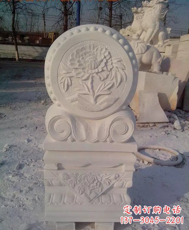 辽阳汉白玉门墩雕塑是一种特殊的雕塑艺术品,雕…