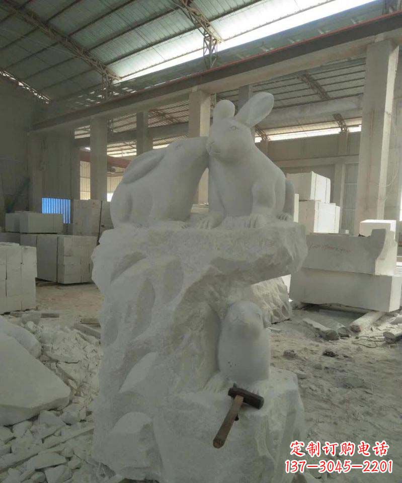 辽阳汉白玉生肖兔雕塑