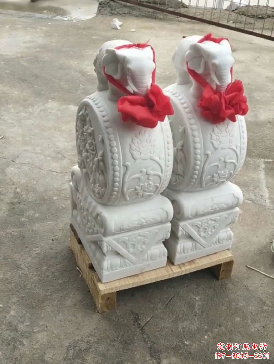 辽阳汉白玉小门墩石,门口摆放吉祥物