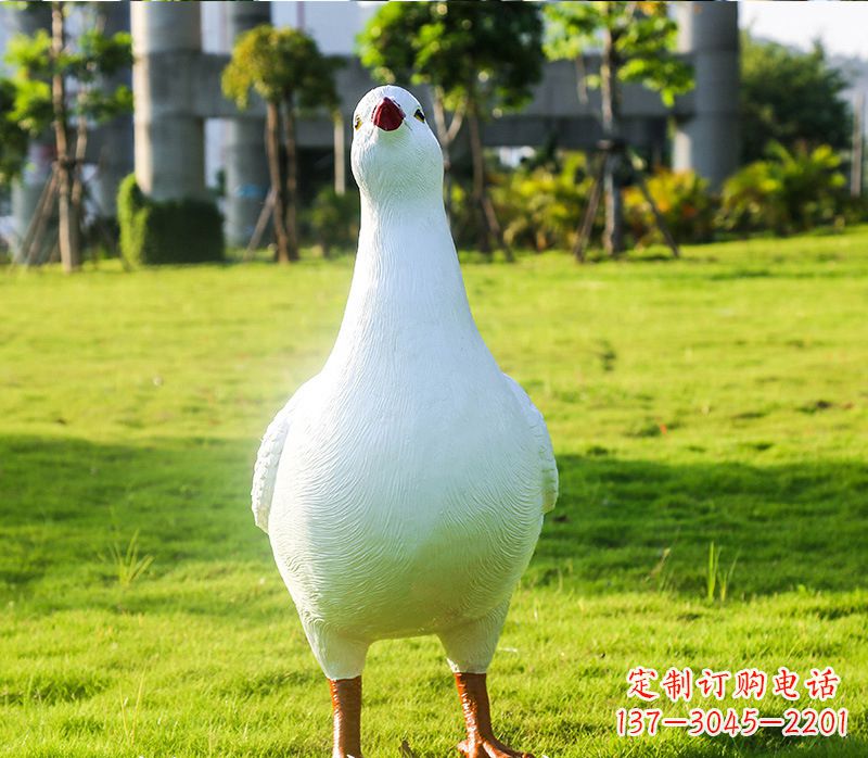 辽阳和平鸽柱的雕塑