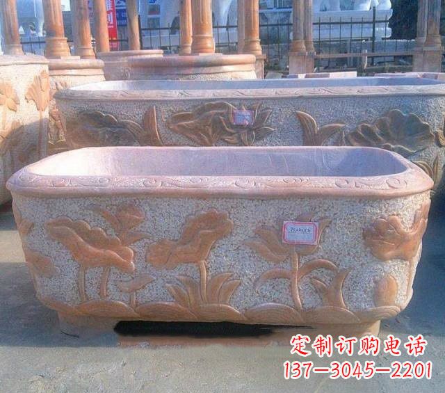 辽阳中领雕塑推出的荷花鲤鱼精美雕塑是一件伴随…