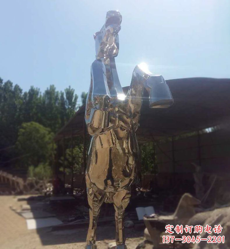 辽阳典雅马雕,不锈钢镜面奔马雕塑,个性精彩