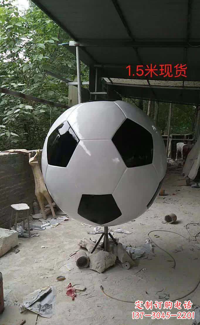辽阳不锈钢足球雕塑提供优质的装饰效果