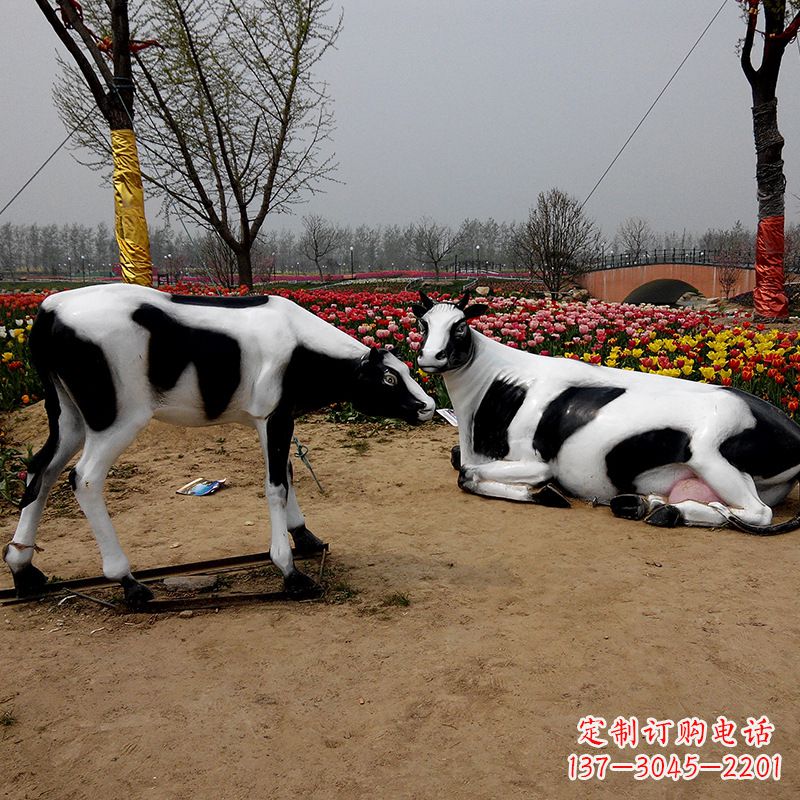辽阳室外仿真动物雕塑-奶牛,为您打造精美细腻的艺术品