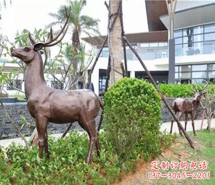 辽阳艺术大师铸造的精美梅花鹿雕塑