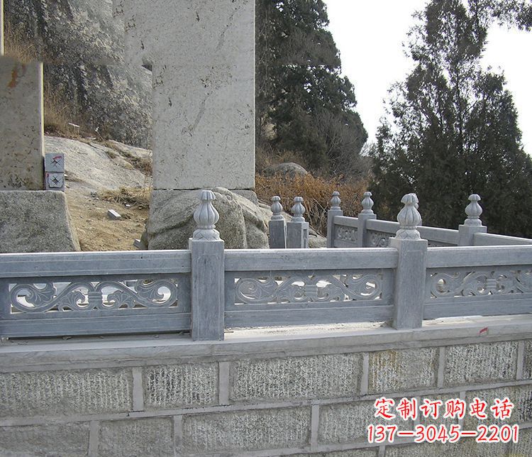 辽阳中领雕塑:门神镇守!大理石栏板石雕