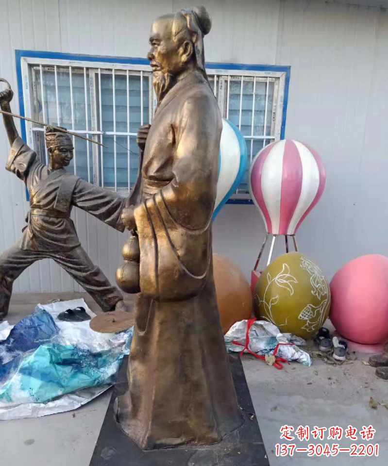 辽阳传承中医华佗的传奇—华佗名医铜雕