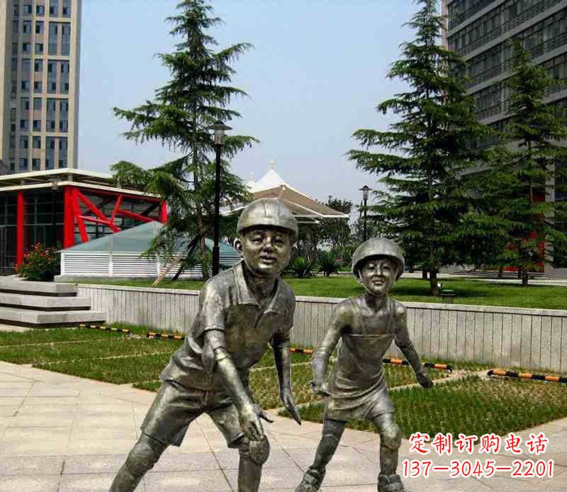 辽阳滑旱冰男孩铜雕,精细而引人入胜