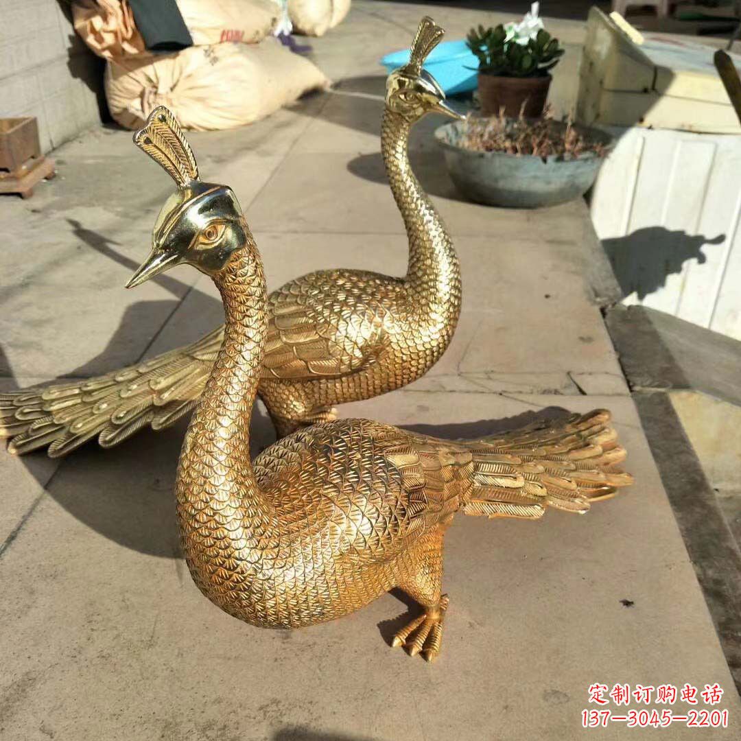辽阳黄铜铸造孔雀雕塑